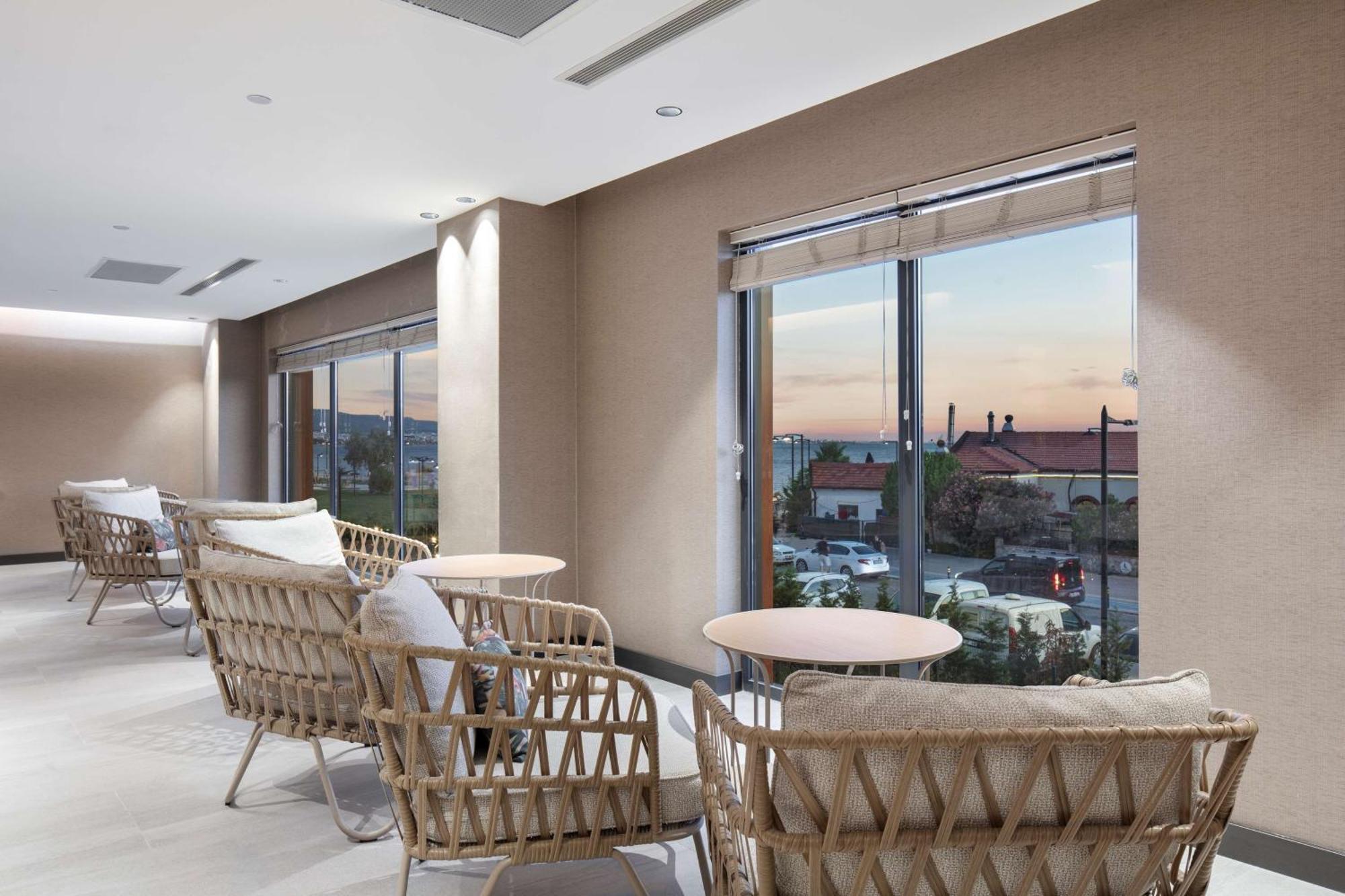 Doubletree By Hilton Çanakkale Exterior photo