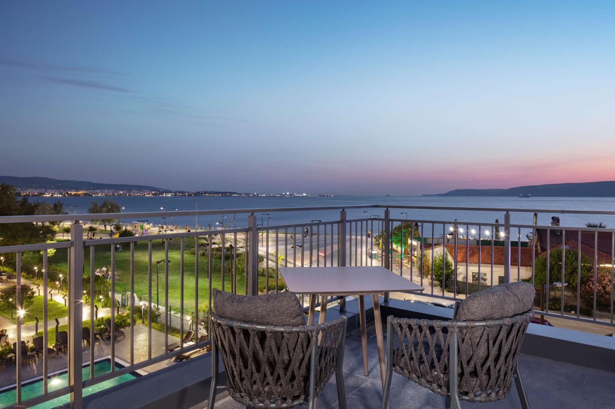 Doubletree By Hilton Çanakkale Exterior photo